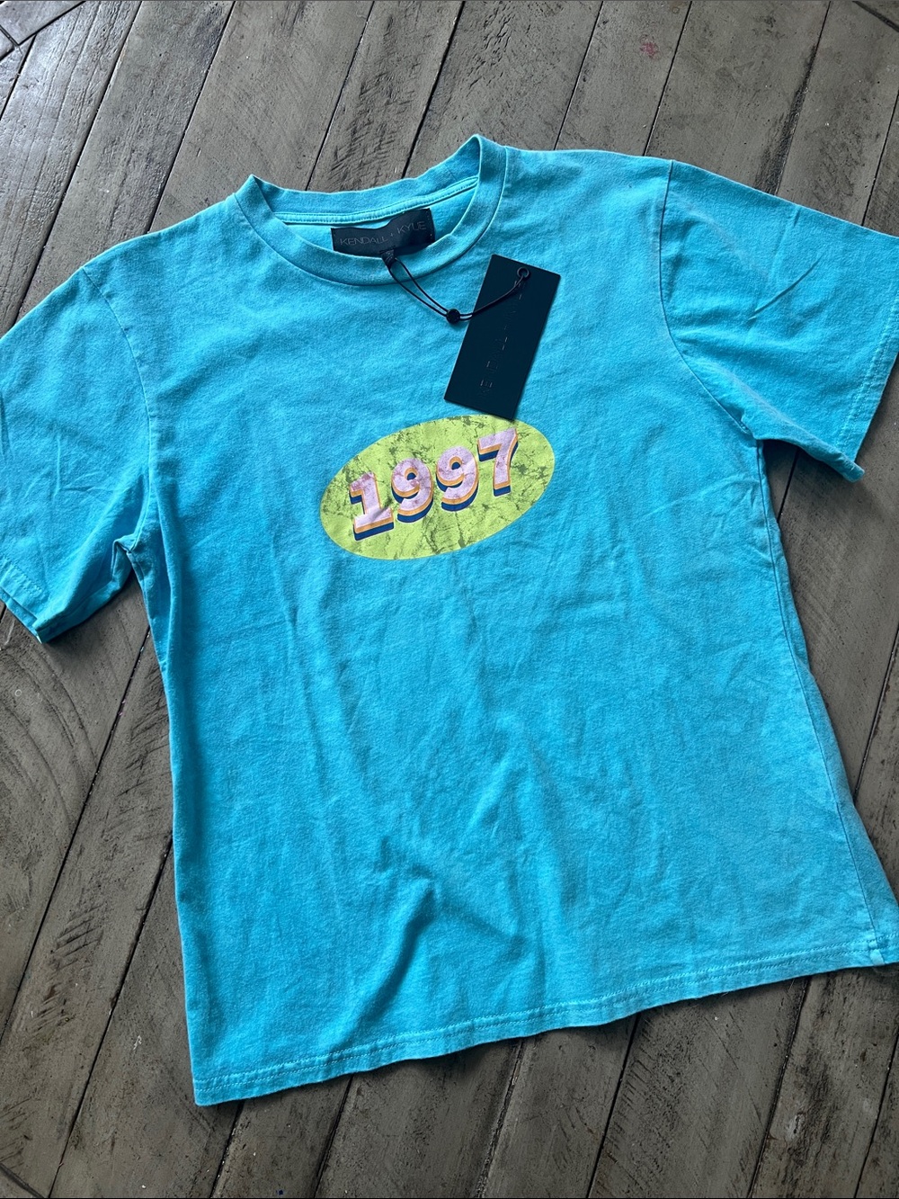 Kendall + Kylee 1997 graphic t-shirt NWT Size S
